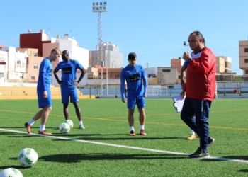 El técnico Josu Uribe no quiere dejar ningún fleco suelto en la preparación del choque frente al Marbella FC.