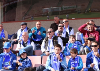 La ‘marea azul’ se hizo notar en las gradas, no dejando de animar a la escuadra azulina.