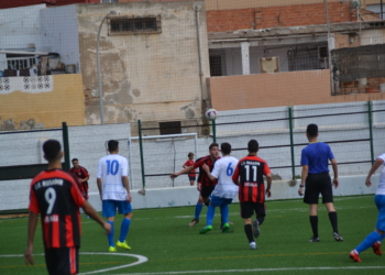 Imagen de uno de los partidos del Rusadir, en su terreno de juego.