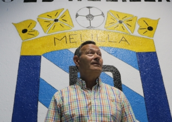 Juan Moya se convirtió en el día de ayer, de manera oficial, en primer entrenador de la Unión Deportiva Melilla.