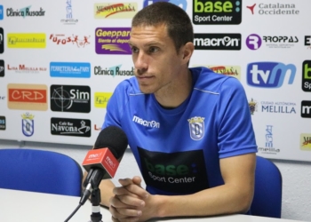 El jugador asturiano Borja Prieto, durante la comparecencia de ayer ante los medios de comunicación.