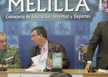 El coronel Melchor Marín junto con el consejero de Educación, Juventud y Deportes, Antonio Miranda y el de Seguridad Ciudadana, Isidoro González.