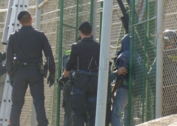 Imbroda dice que si la inmigración  es irregular, habrá voces que  exijan dar Melilla a Marruecos