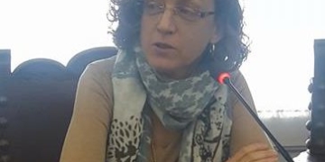 La presidenta de la Gestora de los socialistas de Melilla, Gloria Rojas, en la Asamblea, durante el pleno de ayer.