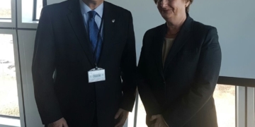 Blas Jesús Imbroda, recibido por la presidenta del Tribunal de la Haya.