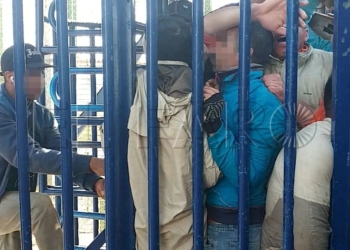 Fotograma de una avalancha reciente en un paso fronterizo de Melilla.