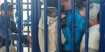 Fotograma de una avalancha reciente en un paso fronterizo de Melilla.