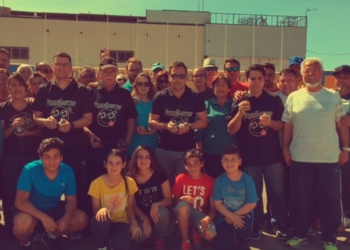Foto de familia de los participantes en el torneo.