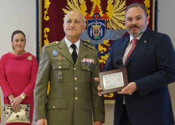 El delegado de Defensa aboga por la implicación de los ciudadanos en seguridad