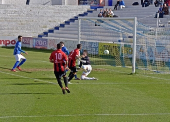 En el partido de la primera vuelta la victoria sonrió a la escuadra melillense, que se impuso por 1-2.