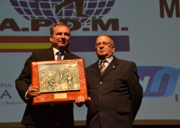 El Premio Pedro de Estopiñán recae en esta ocasión en Javier Guillot Rodríguez.