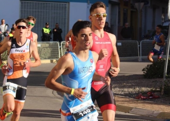 Álvaro Martínez, con la elástica nacional.