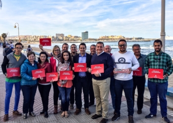 Foto de grupo de los integrantes de la plataforma que apoya la candidatura de Susana Díaz en Melilla.