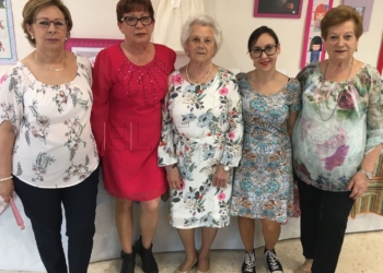 La Asociación de Enfermos Reumáticos celebra posiblemente su último mercadillo benénfico