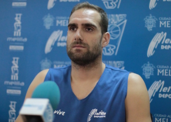 Oliver Arteaga, en la rueda de prensa oficial del Club Melilla Baloncesto.