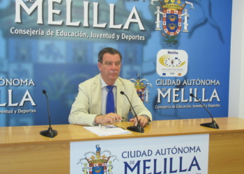 Antonio Miranda, consejero de Educación, Juventud y Deportes, en la rueda de prensa.
