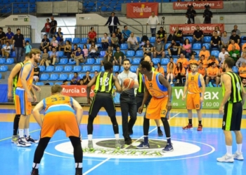 Salto inicial entre murcianos y melillenses.