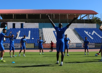 Todos los jugadores se divirtieron con cada uno de los ejercicios que programaron los componentes del cuerpo técnico de la UD Melilla.
