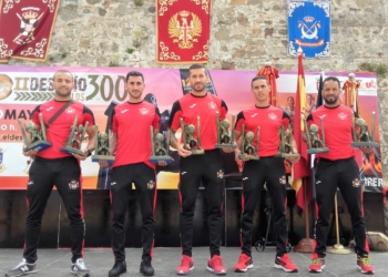 Los participantes melillenses, con sus trofeos