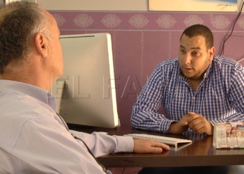 Diego López, director de Autoescuela África, junto a Mohamed Mimón Abderrahmán, propietario del centro.
