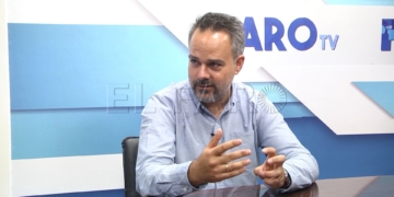 Antonio Molina, durante la entrevista realizada en el estudio de Faro TV Melilla.