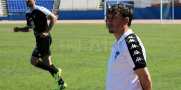 Técnico y jugador del Villanovense