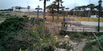 Imagen de las inmediaciones del lugar donde ayer fue hallado el cadáver de un indigente.