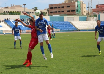 Jugada de uno de los partidos del Melilla en la presente temporada.