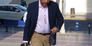 Mustafa Aberchán, llegando a los Juzgados de Melilla.
