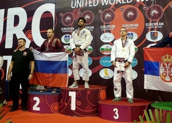 El atleta melillense, en uno de sus pódiums internacionales, de esta temporada.