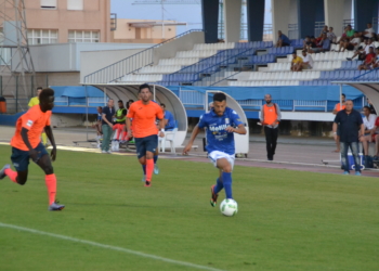 El centrocampista melillense Sufian Mimun recala en la ciudad hermana de Ceuta para ser uno de los referentes de cara a lograr el ansiado ascenso de la AD Ceuta a la Segunda División B.