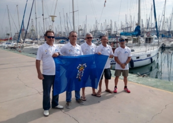 La expedición melillense está compuesta por 5 pescadores: José L. Toledo, Fortunato Espinosa y Fco. Ignacio Sánchez, Fco. Lomeña y Diego Domínguez.