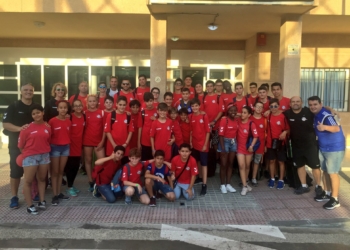 Foto de familia de todos los expedicionarios del Club Marítimo que se desplazaron hasta tierras almerienses.