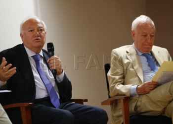 El exministro Miguel Ángel Moratinos cuenta que el rey le pidió “una cosa muy difícil”, visitar Melilla y Ceuta.