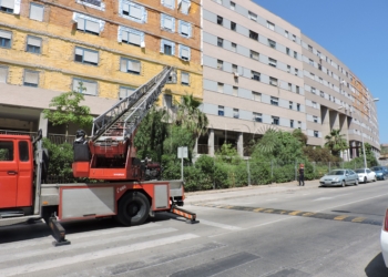 Los bomberos retiran un nuevo desprendimiento en Averroes, a la espera de que se inicie la obra