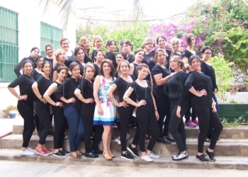 Alumnas del taller de peluquería del Centro de Educación de Adultos Carmen Conde.