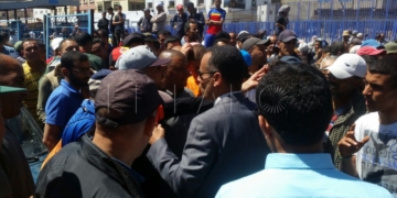 Porteadores marroquíes se manifestaron ayer en ‘tierra de nadie’