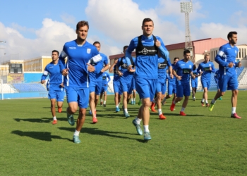 Nando de la Rosa y Nacho Aznar, en primer termino, son dos de los jugadores renovados.