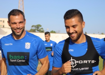 Jilmar (d), uno de los jugadores más queridos por la afición de nuestra ciudad