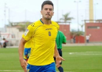 Adrián Hernández, con la elástica de Las Palmas.