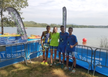 Componentes de la expedición de la Federación Melillense de Triatlón, que se desplazaron a tierras catalanas