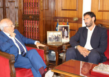 Juan José Imbroda junto al presidente de la Federación Española de Baloncesto, Jorge Garbajosa.