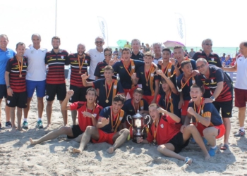 La selección catalana sub-16 celebra el título de campeón de España tras la final disputada ayer