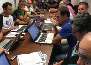El melillense Javier Guillot, en la reunión de la Federación Española de Triatlón