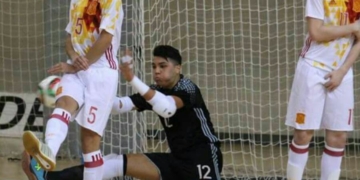 El cancerbero melillense, en uno de los partidos con España