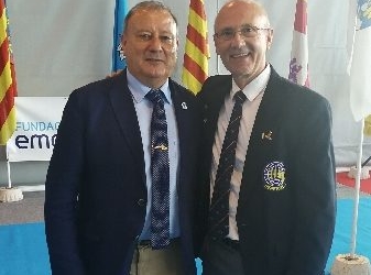El melillense, junto al presidente de la Federación Española.