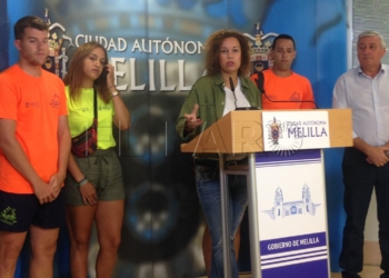 Unos treinta voluntarios desarrollan talleres con menores extranjeros durante el verano