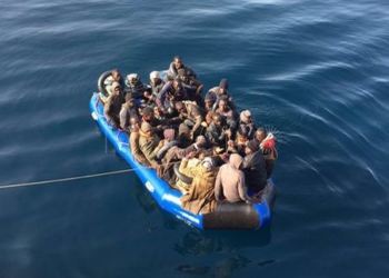 La Gendarmería marroquí devuelve a tierra una patera con 55 inmigrantes