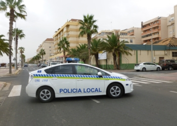 Conduce ebrio, sin carnet y se niega a someterse a la prueba de alcoholemia