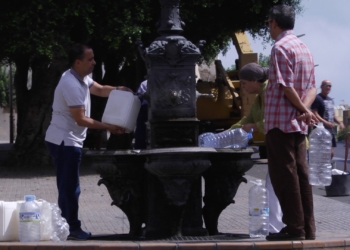 Fuentes públicas, la solución contra los cortes de agua